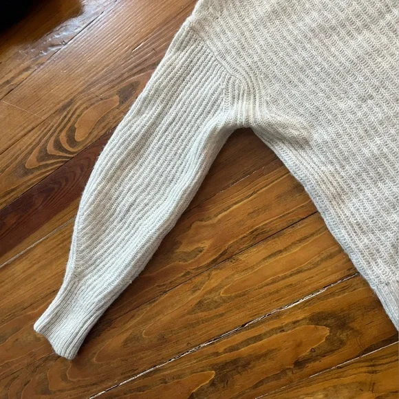 Everlane The Cocoon Crew in Alpaca Lightweight Sweater Almond Color size XXS - Picture 8 of 15